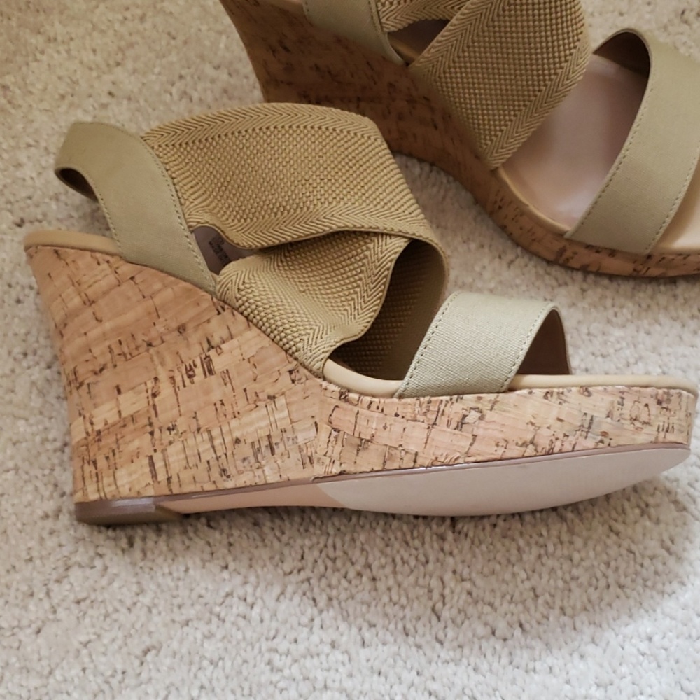 Never Worn! Charles David Platforms - image 3